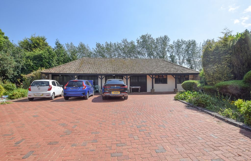 Property photo 3 of 55 Garage Annexe Complex