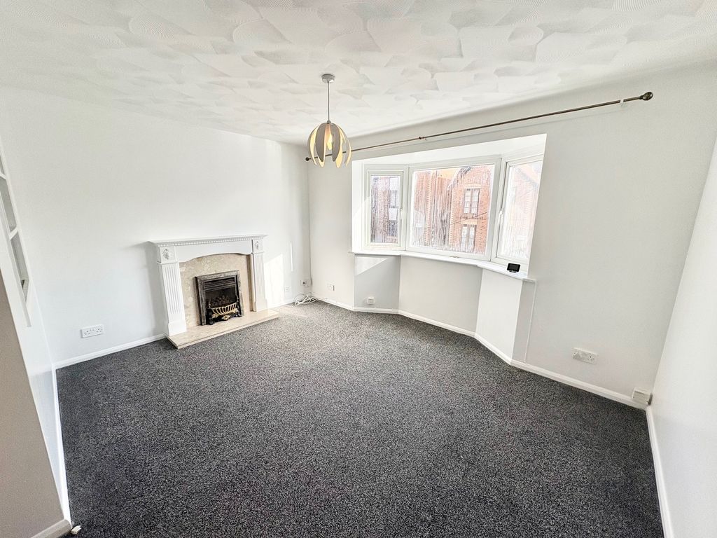 Property photo 3 of 9 Living Room