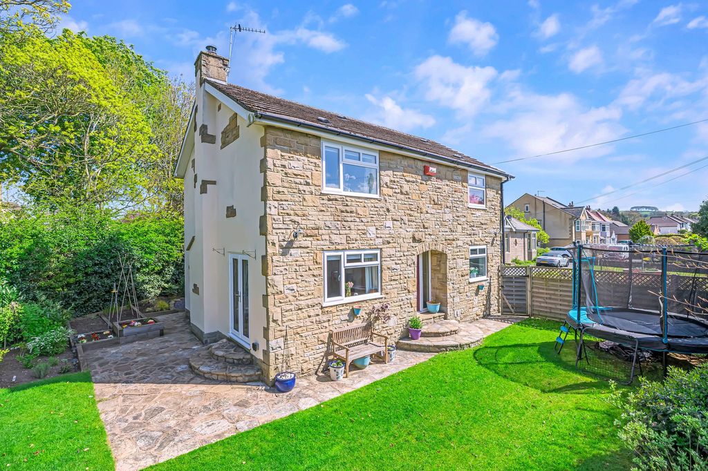 Property photo 1 of 36