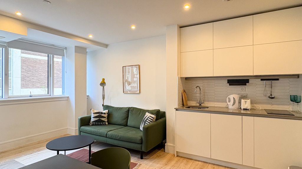 Property photo 1 of 19 Living Room