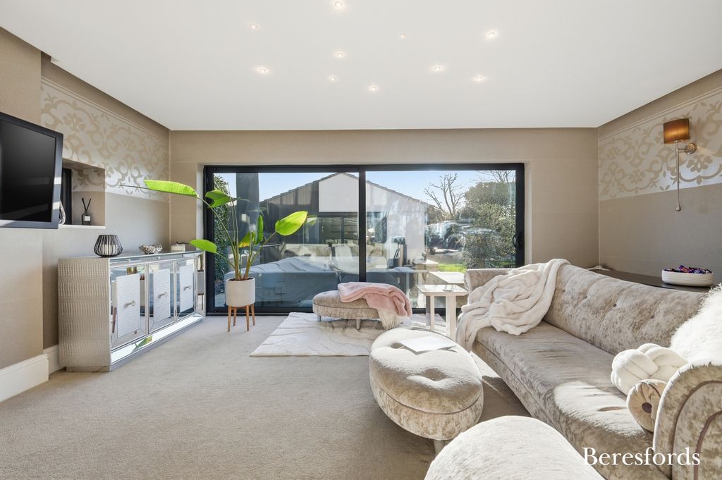 Property photo 3 of 31 Picture No. 06