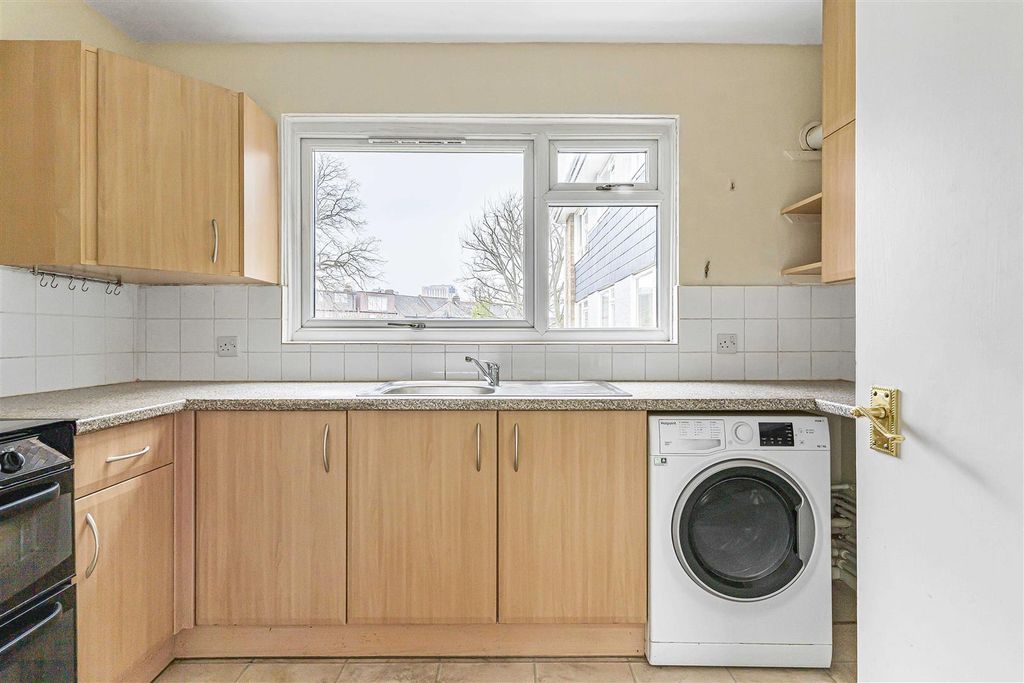 Property photo 3 of 7 33_71504.Jpg