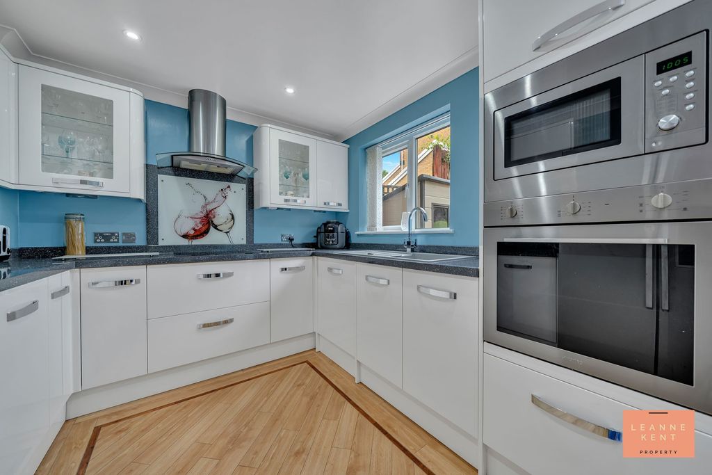 Property photo 3 of 42