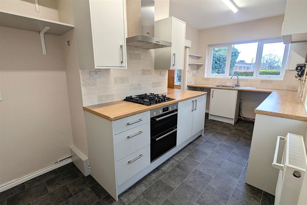 Property photo 2 of 13 232 London Road - Kitchen New 4(Brochure).Jpg