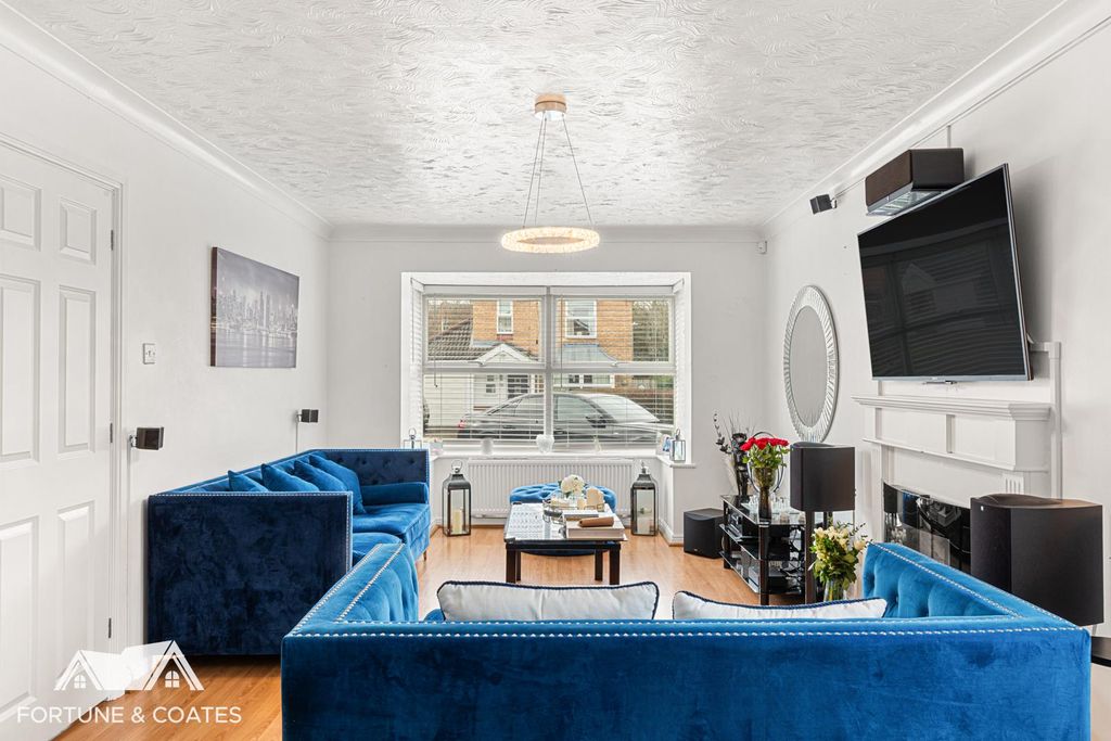 Property photo 2 of 24 Challinor_21.Jpg