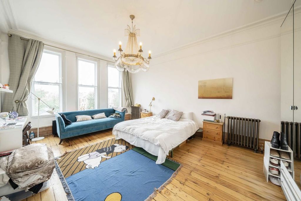 Property photo 3 of 6