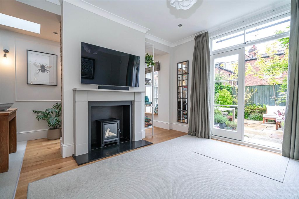 Property photo 2 of 25 Rear Reception D