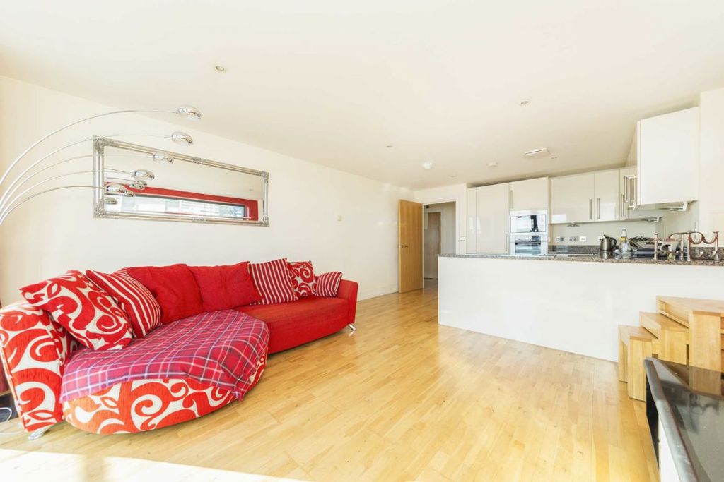 Property photo 2 of 9