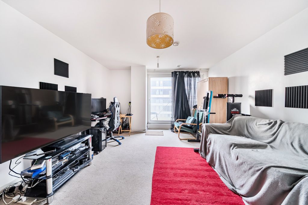 Property photo 1 of 15 1385972-4-692F14E...