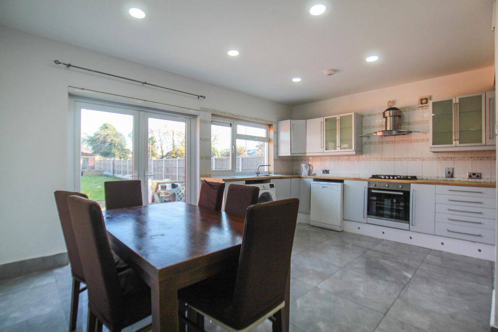 Property photo 2 of 13 Kitchen