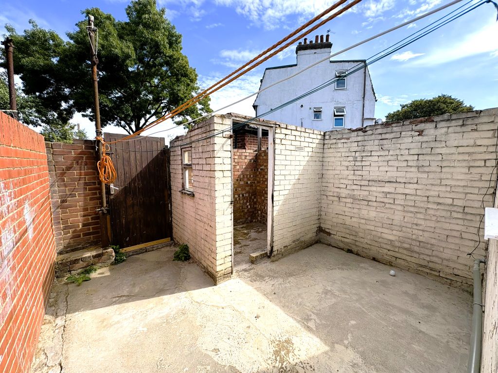 Property photo 2 of 14