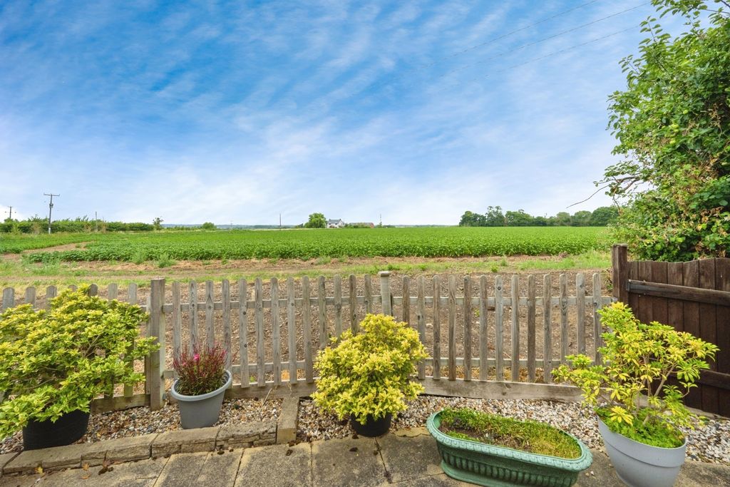Property photo 2 of 17 Photo