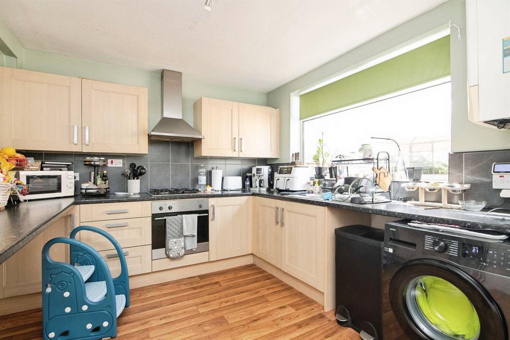 Property photo 2 of 12