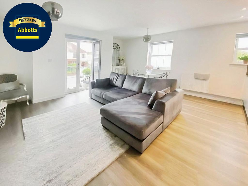 Property photo 3 of 8