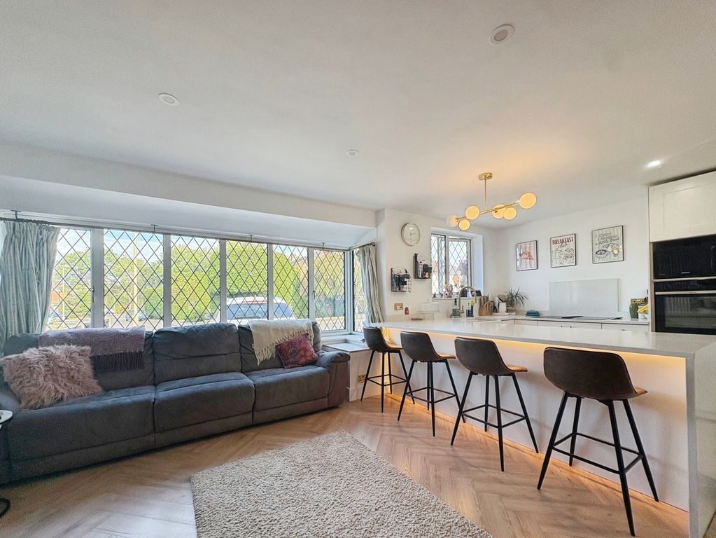 Property photo 2 of 10 Pbox-Img.Jpg