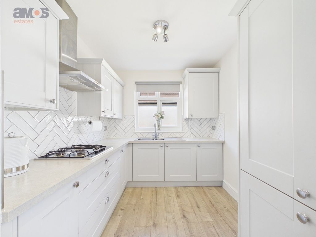 Property photo 2 of 21 4906624