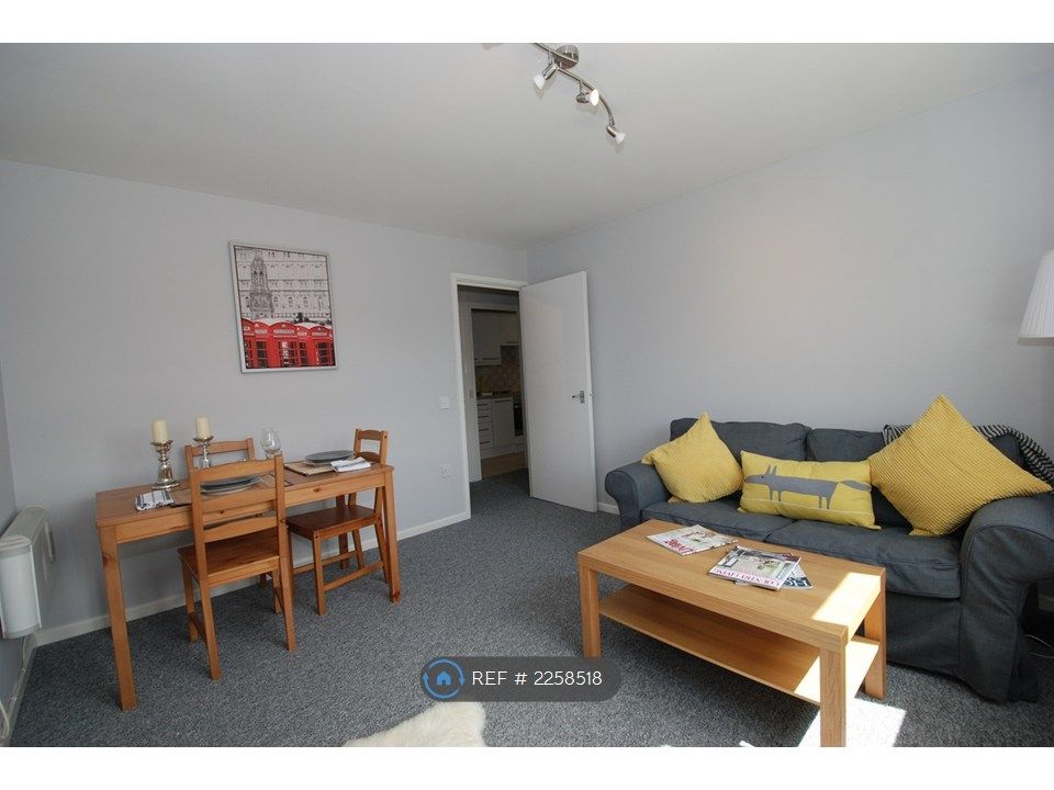 Property photo 1 of 10 Lounge