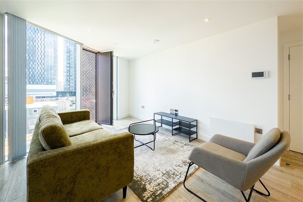 Property photo 2 of 15 (Thumbnail)