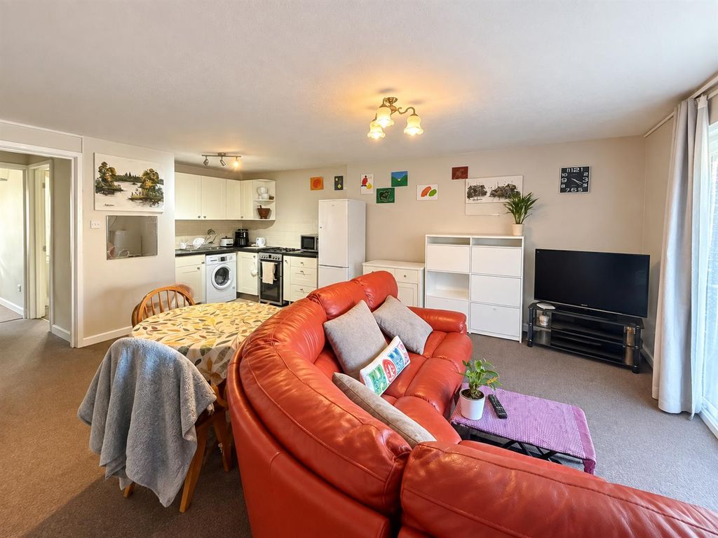 Property photo 3 of 13