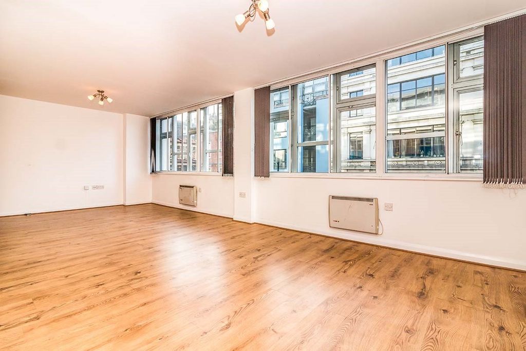 Property photo 3 of 8 Picture No. 25