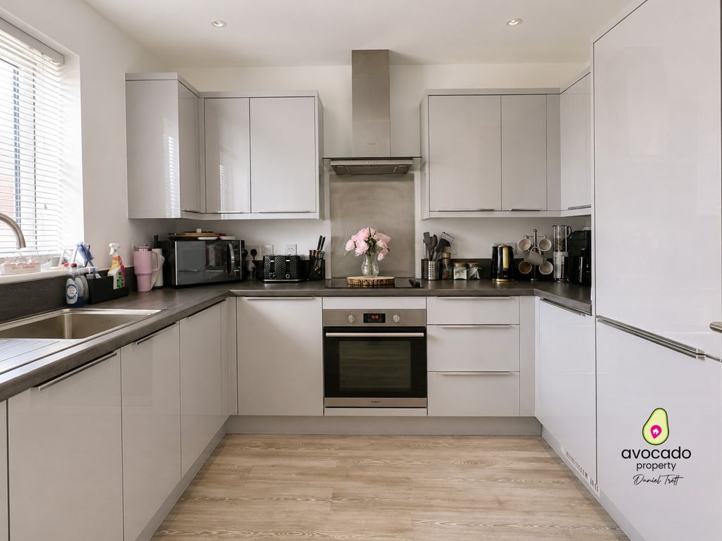 Property photo 2 of 12 5284593