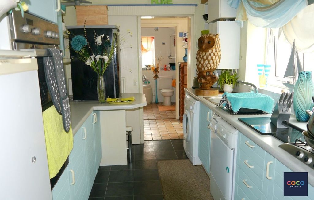 Property photo 2 of 7 5895263