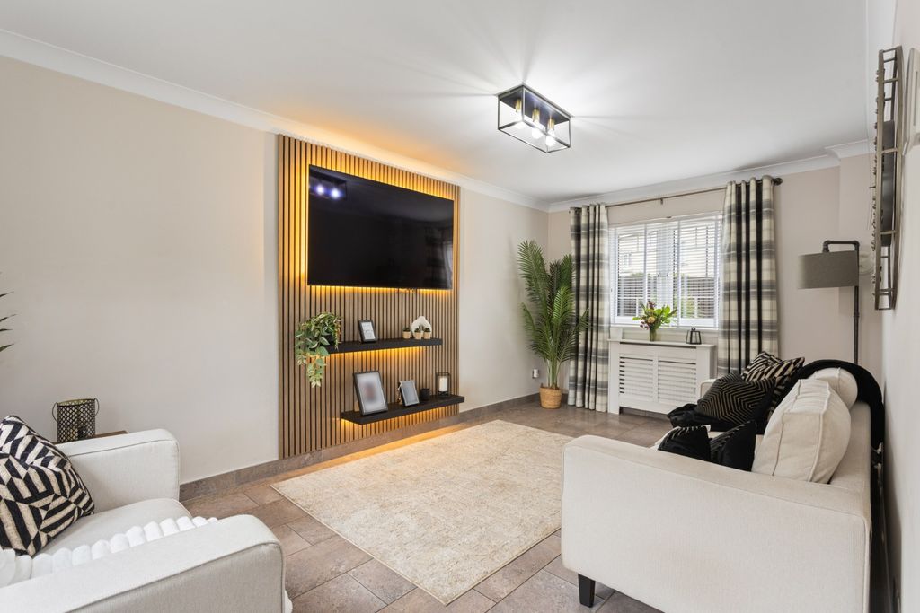 Property photo 3 of 39 5302294