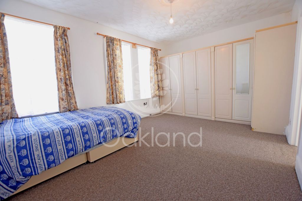 Property photo 1 of 4