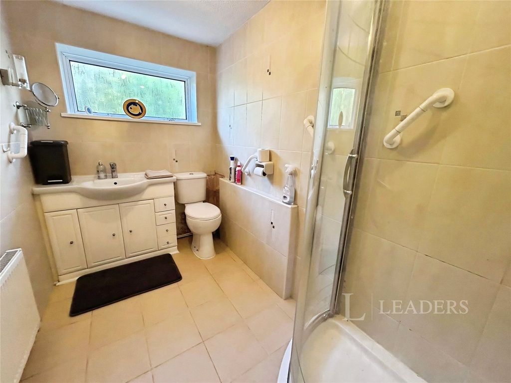Property photo 2 of 18 Picture No. 12