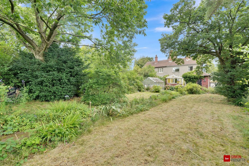 Property photo 2 of 28