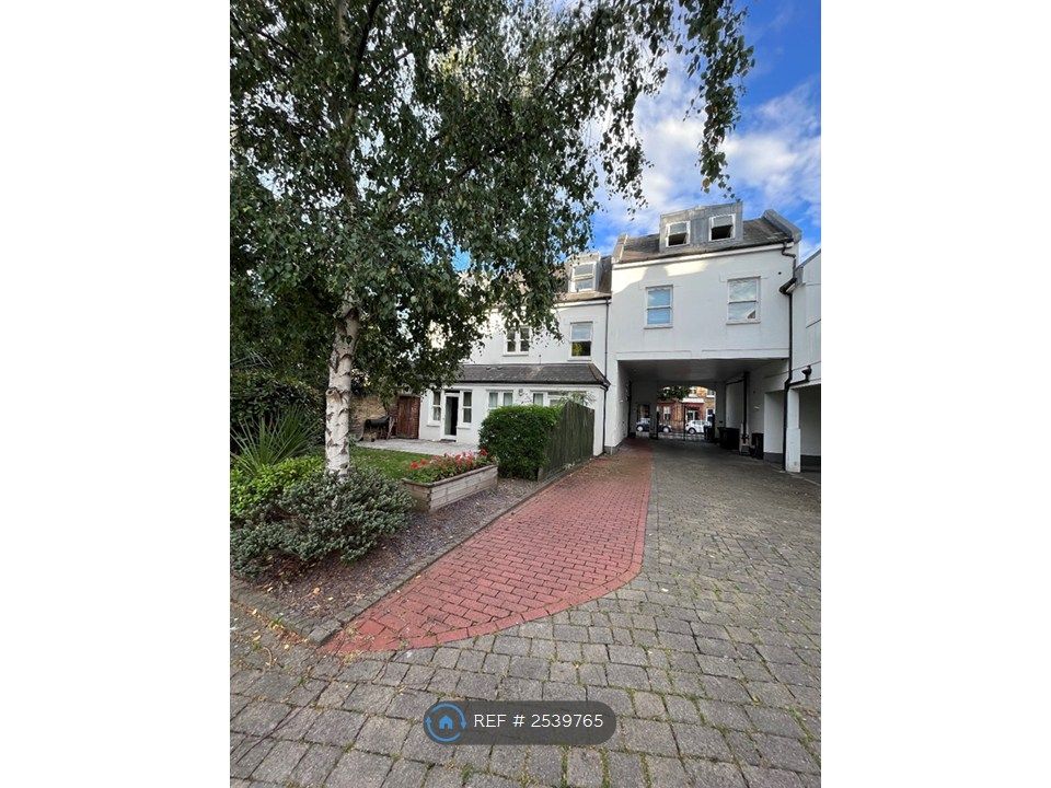 Property photo 1 of 15 Shared Garden &amp; Car Park