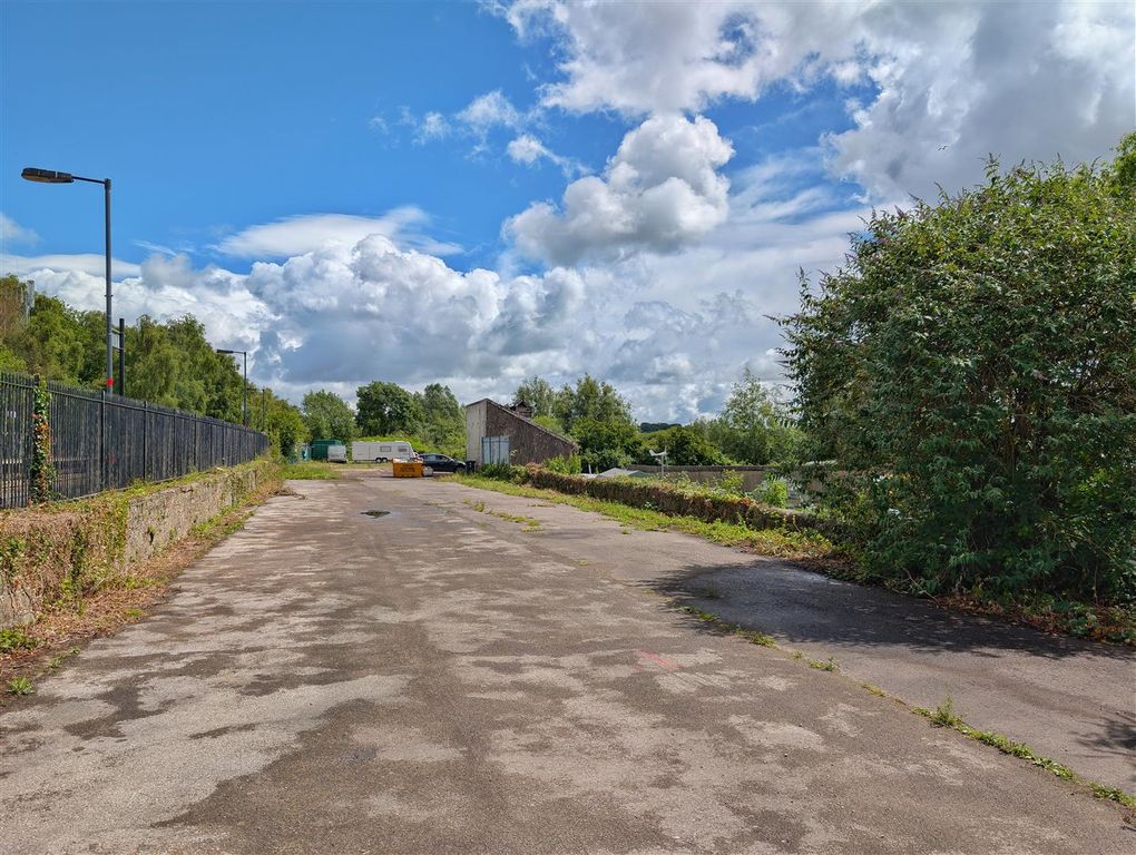 Property photo 1 of 3