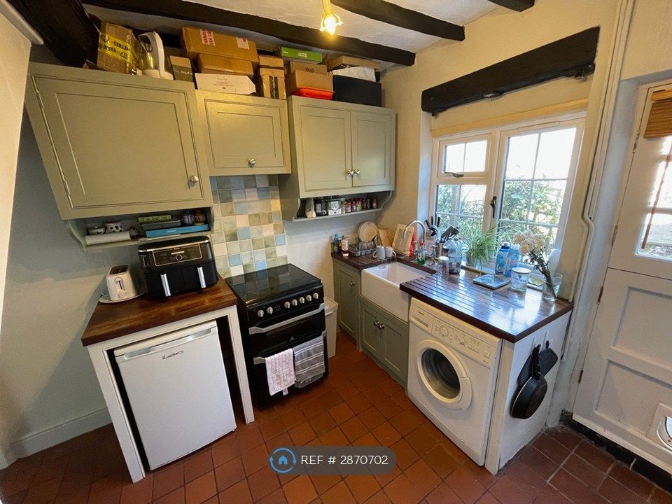 Property photo 3 of 7 Kitchen