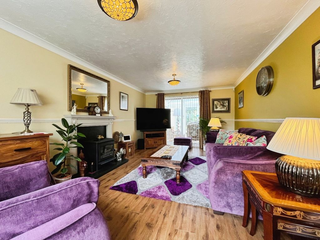 Property photo 3 of 36 3960356