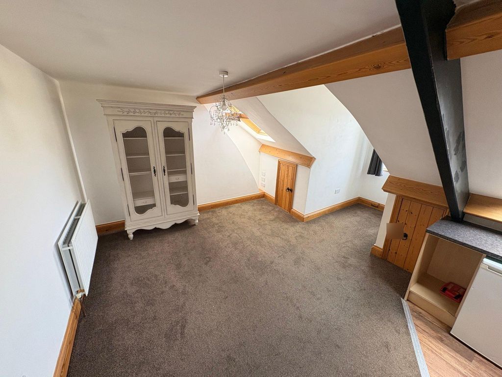 Property photo 2 of 11 Photo 1