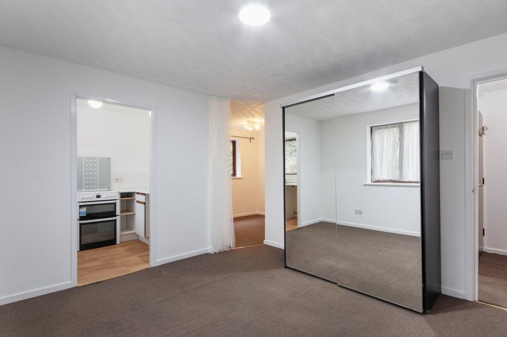 Property photo 3 of 9 Reception Area