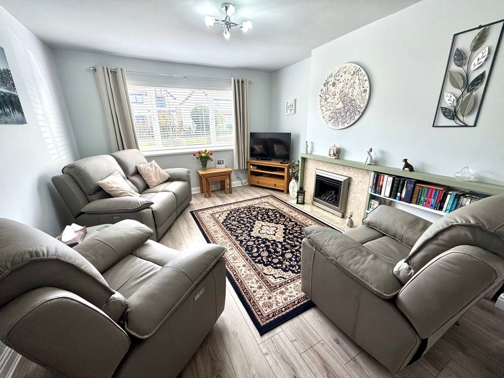 Property photo 2 of 13 Photo 3