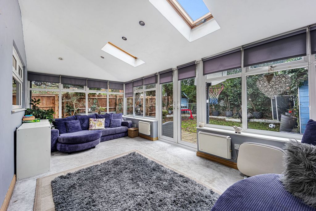 Property photo 2 of 27