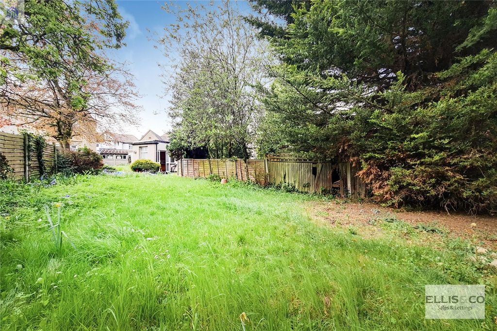 Property photo 2 of 13 Picture No. 18