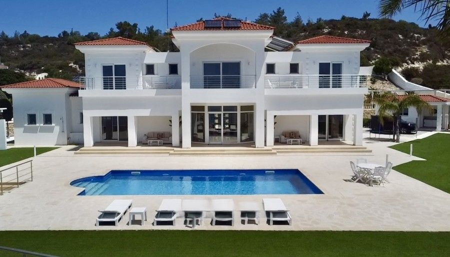 Property photo 3 of 27