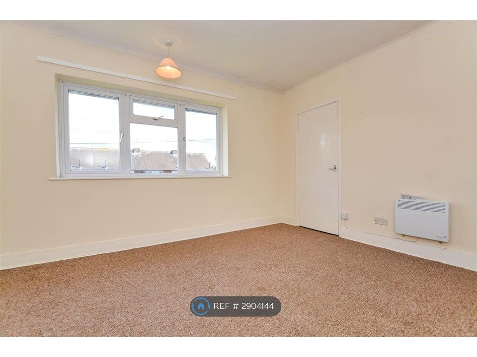Property photo 2 of 12 Bedroom 1