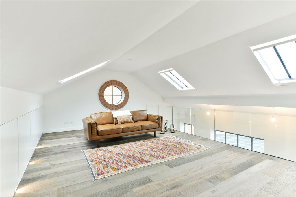 Property photo 2 of 17 Mezzanine