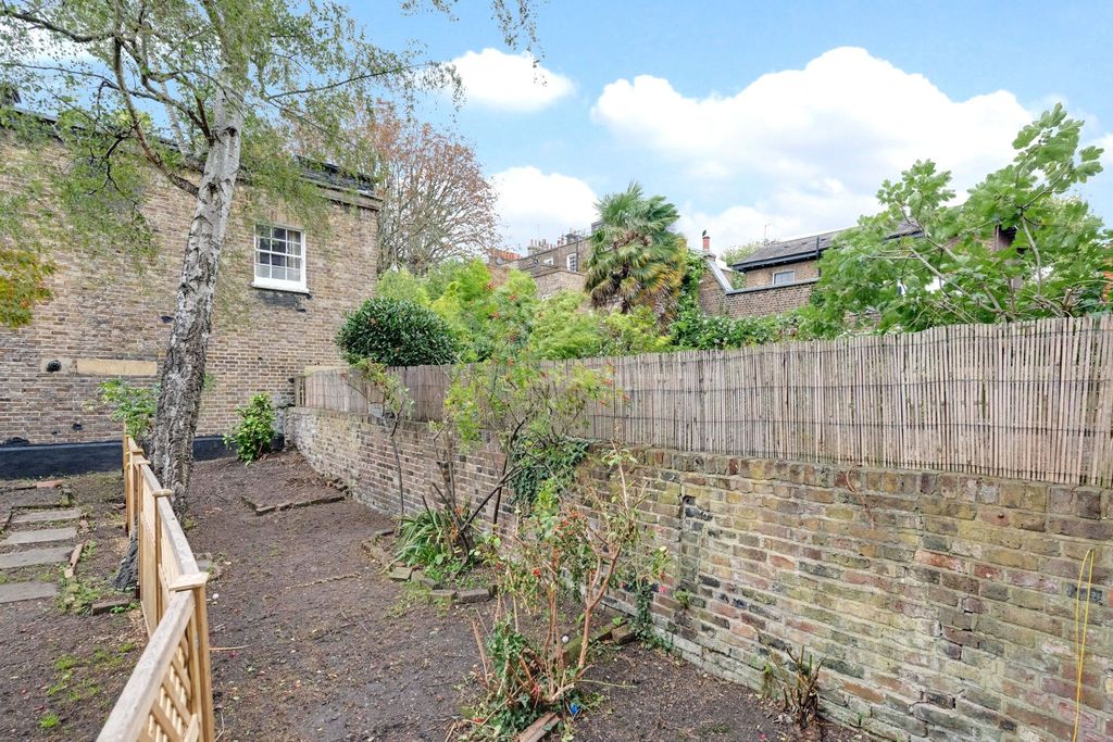 Property photo 3 of 6 Picture No. 19