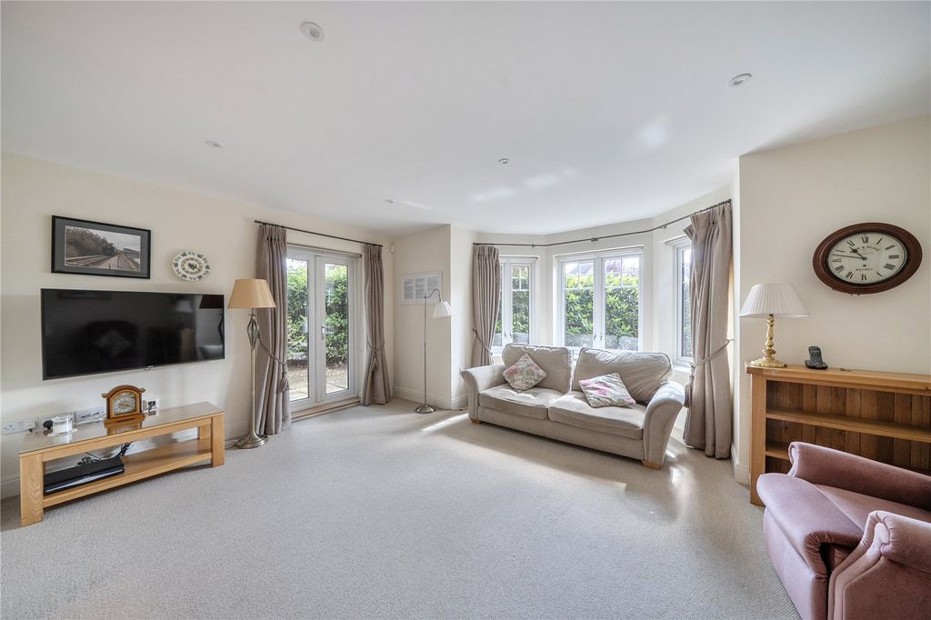 Property photo 2 of 16 Picture No. 68