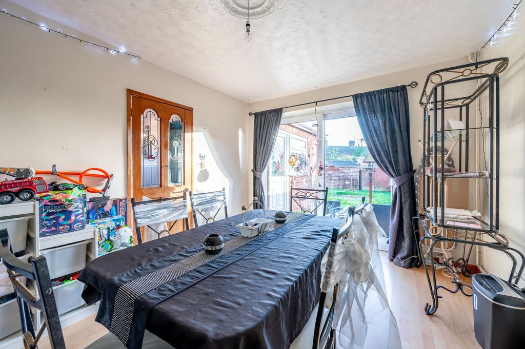 Property photo 3 of 21