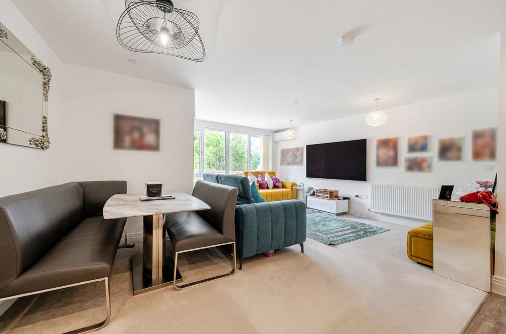 Property photo 2 of 15 1453422-12-69F208...