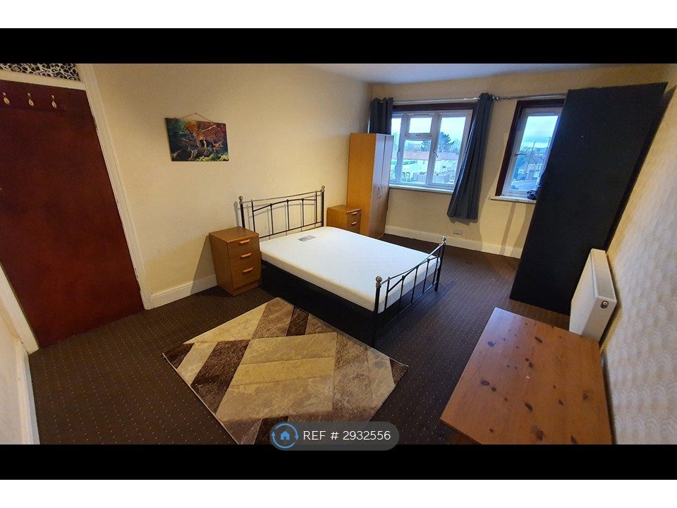 Property photo 1 of 11 Room 4