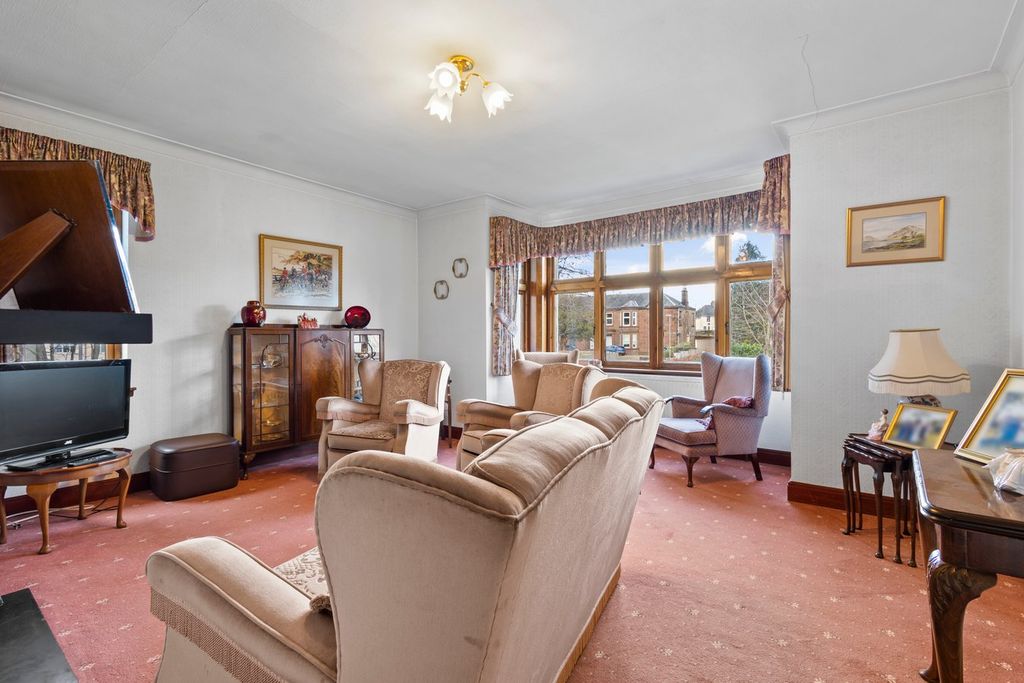 Property photo 3 of 27
