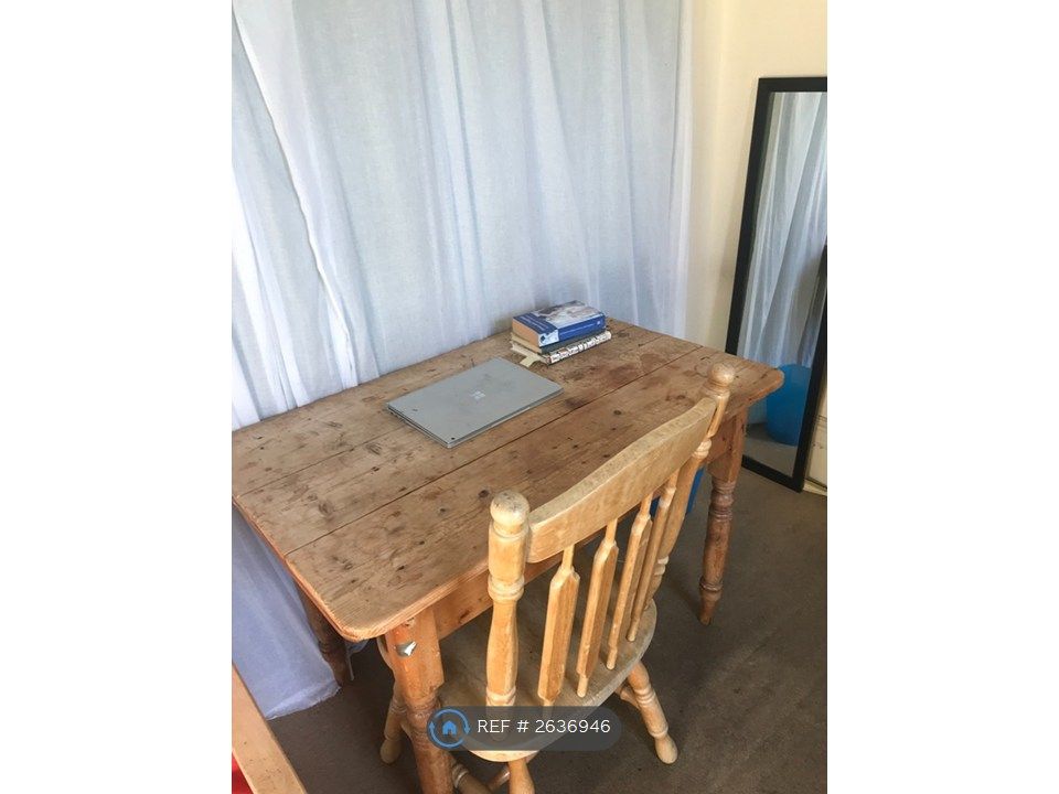 Property photo 3 of 13 Room To Let