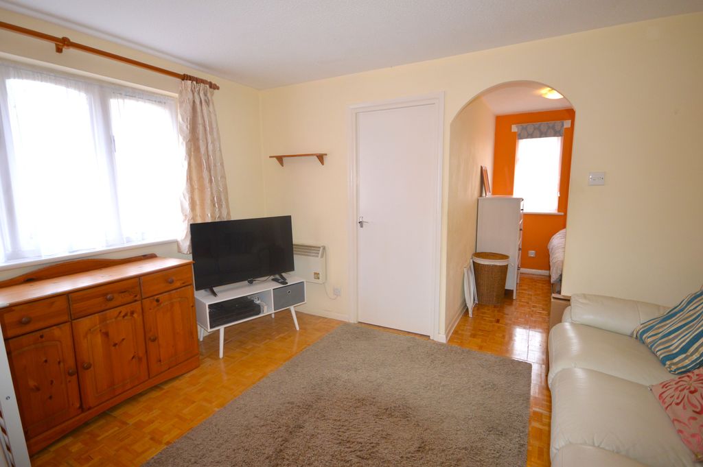 Property photo 3 of 8